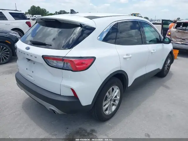 FORD ESCAPE SE 2022