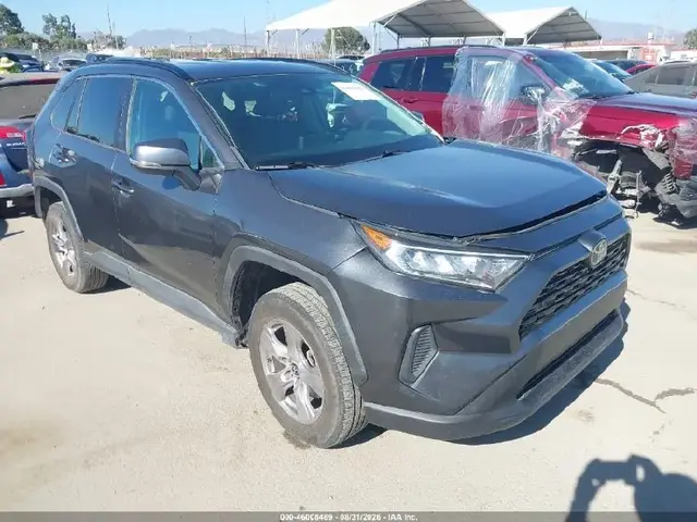 TOYOTA RAV4 XLE 2022
