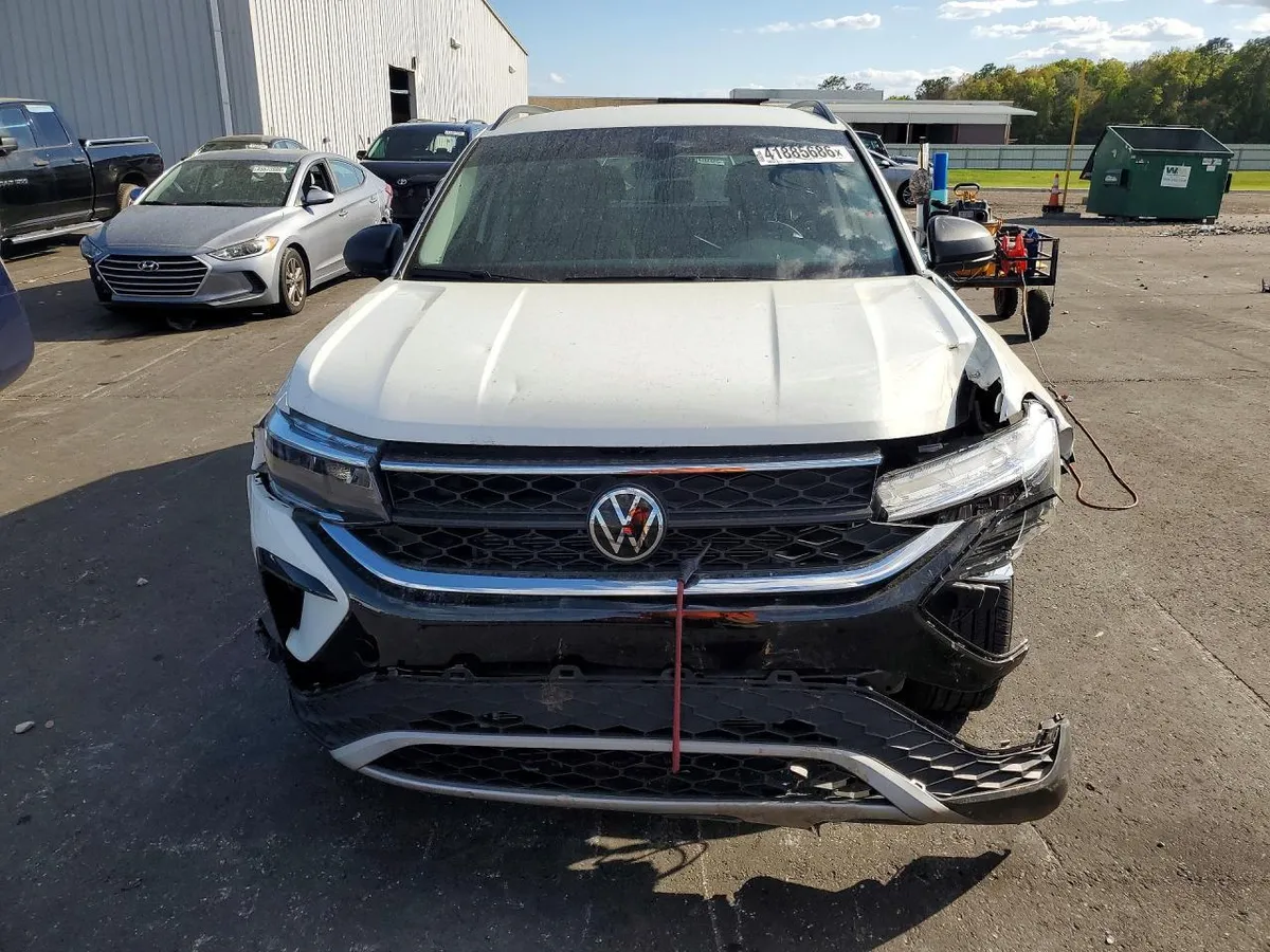 VOLKSWAGEN TAOS 2024