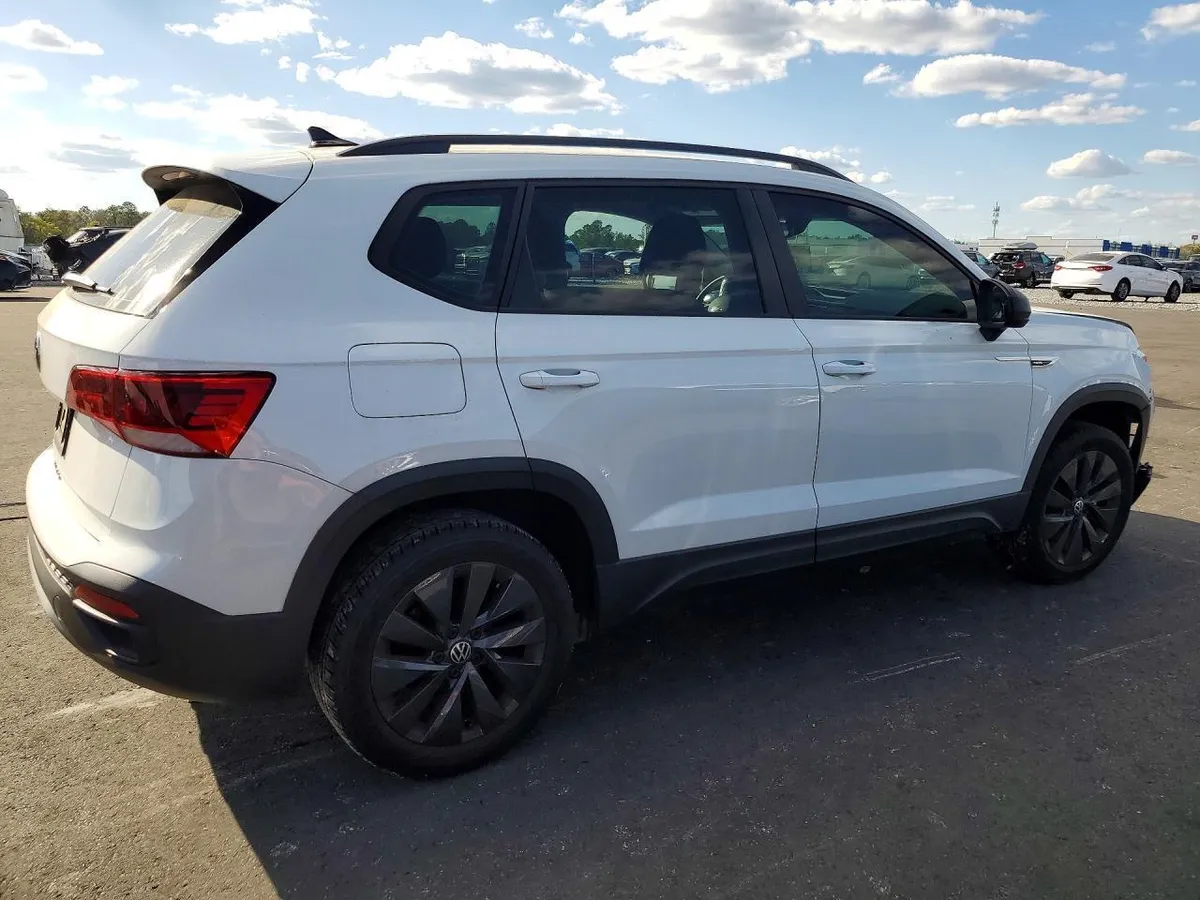VOLKSWAGEN TAOS 2024