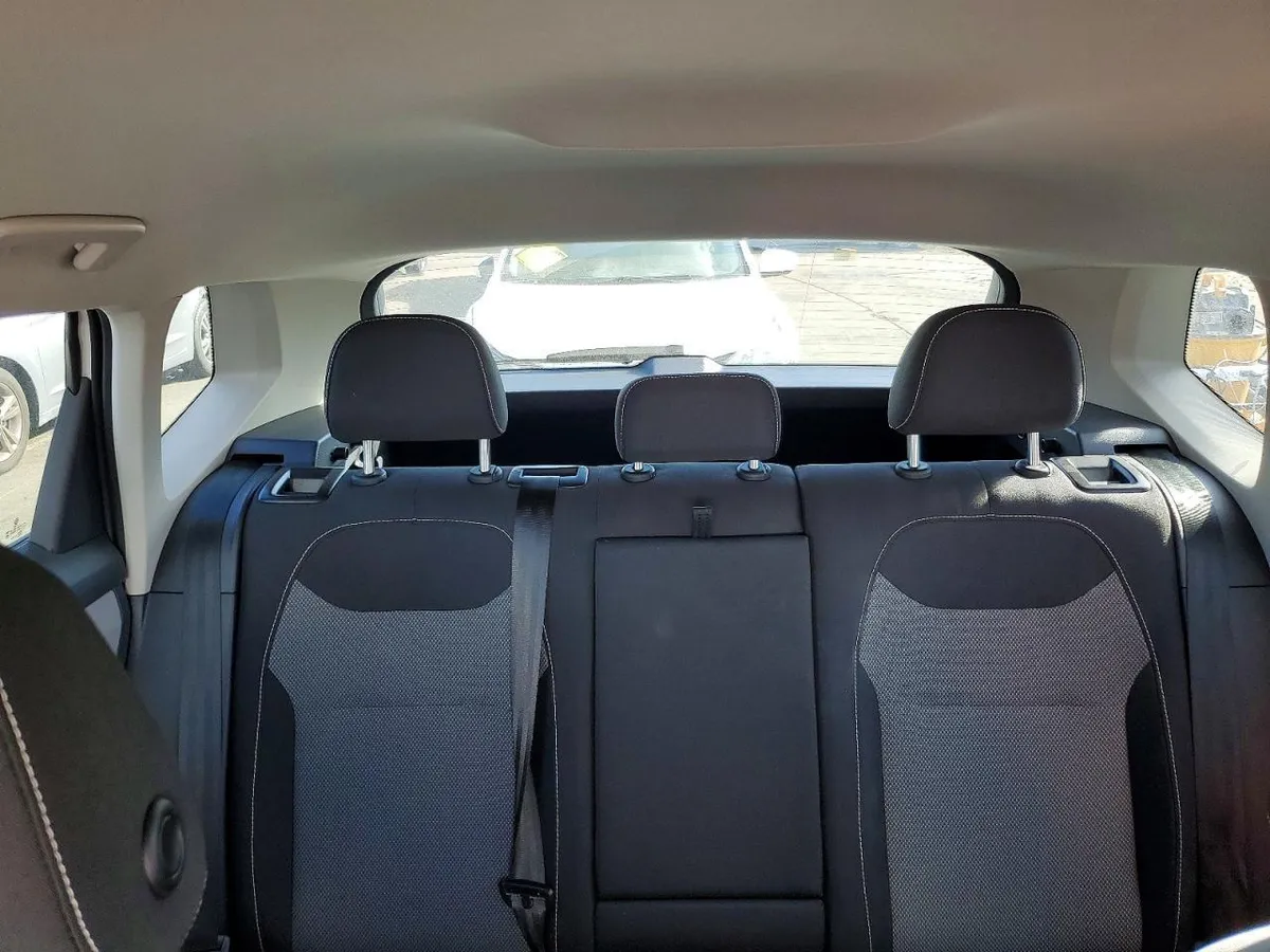 VOLKSWAGEN TAOS 2024