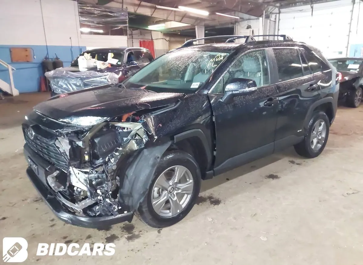 TOYOTA RAV4 HYBRID XLE 2025