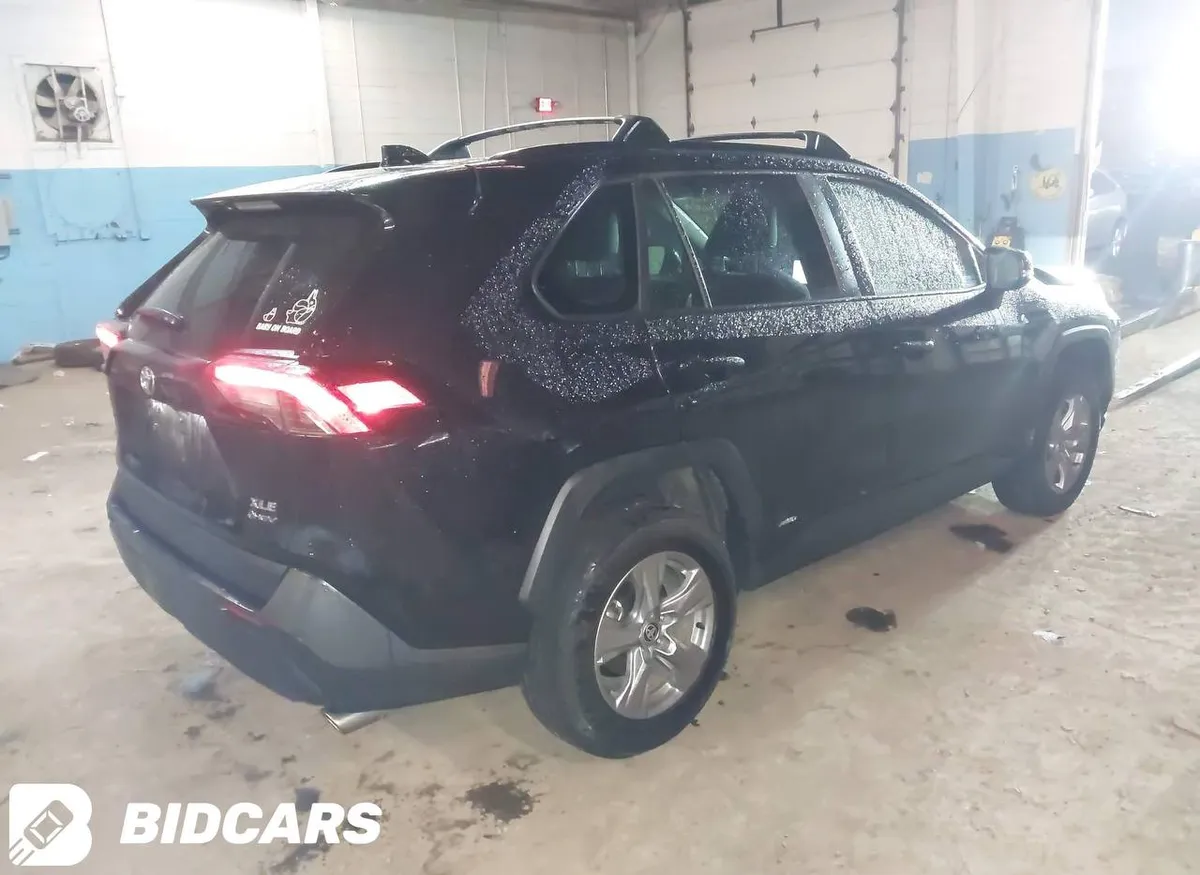 TOYOTA RAV4 HYBRID XLE 2025