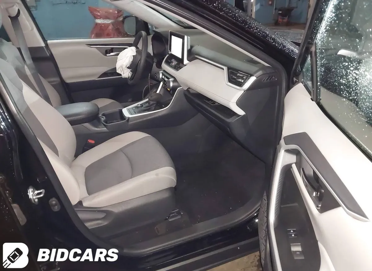 TOYOTA RAV4 HYBRID XLE 2025