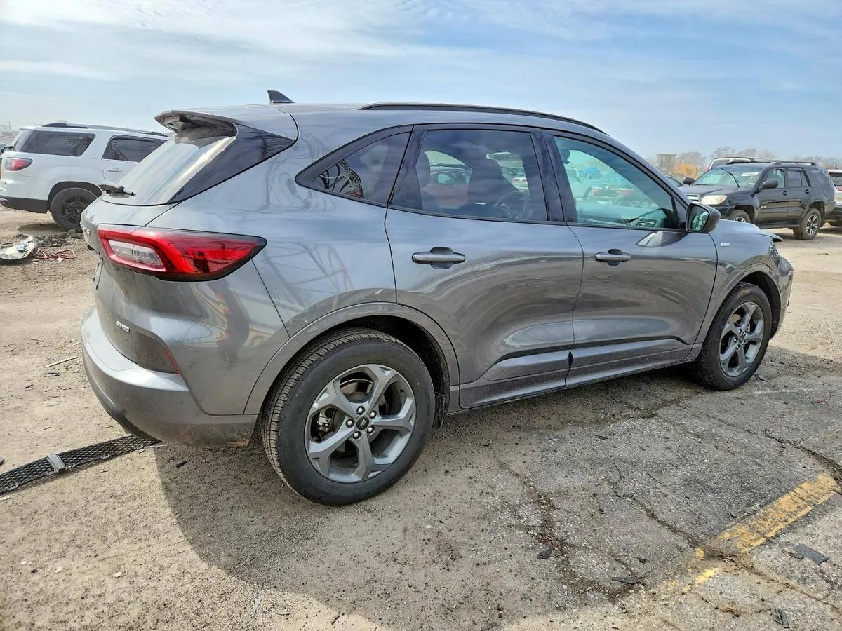 FORD ESCAPE ST LINE 2024