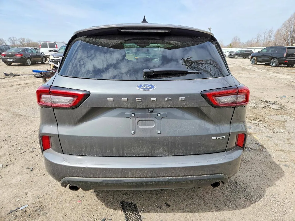 FORD ESCAPE ST LINE 2024