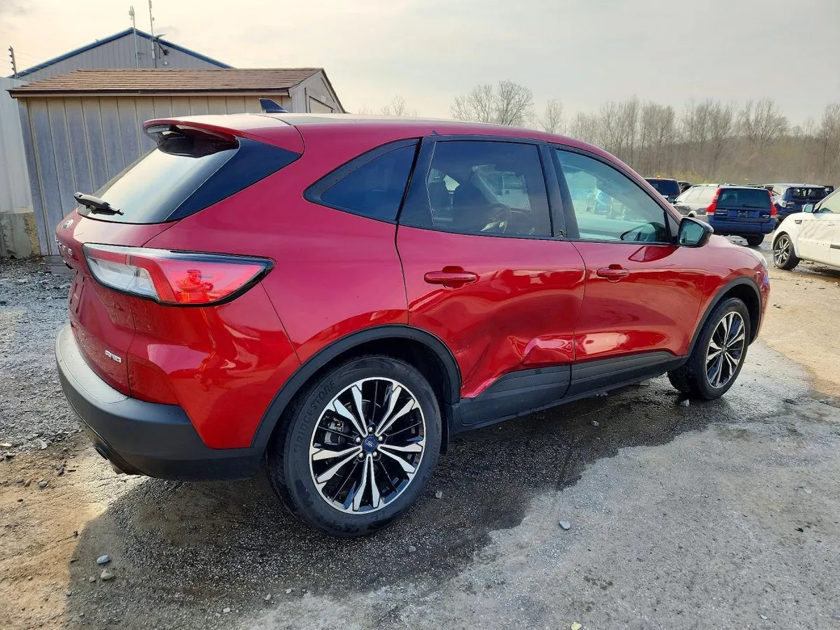 FORD ESCAPE SE 2022