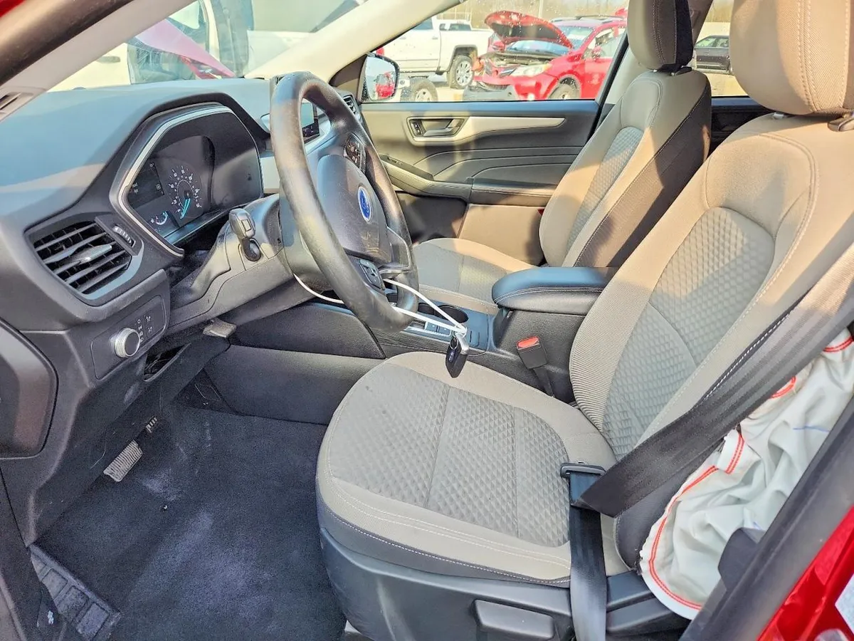 FORD ESCAPE SE 2022