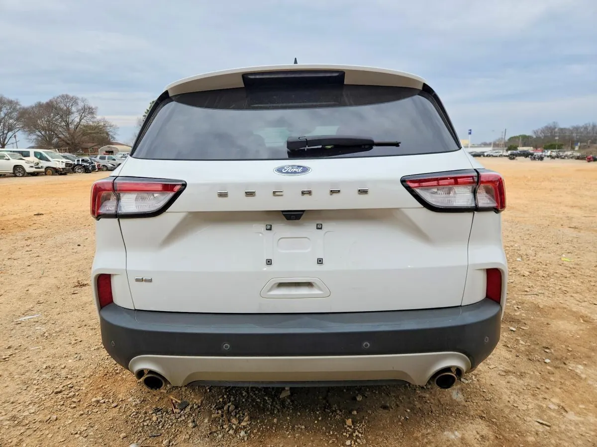 FORD ESCAPE SE 2022