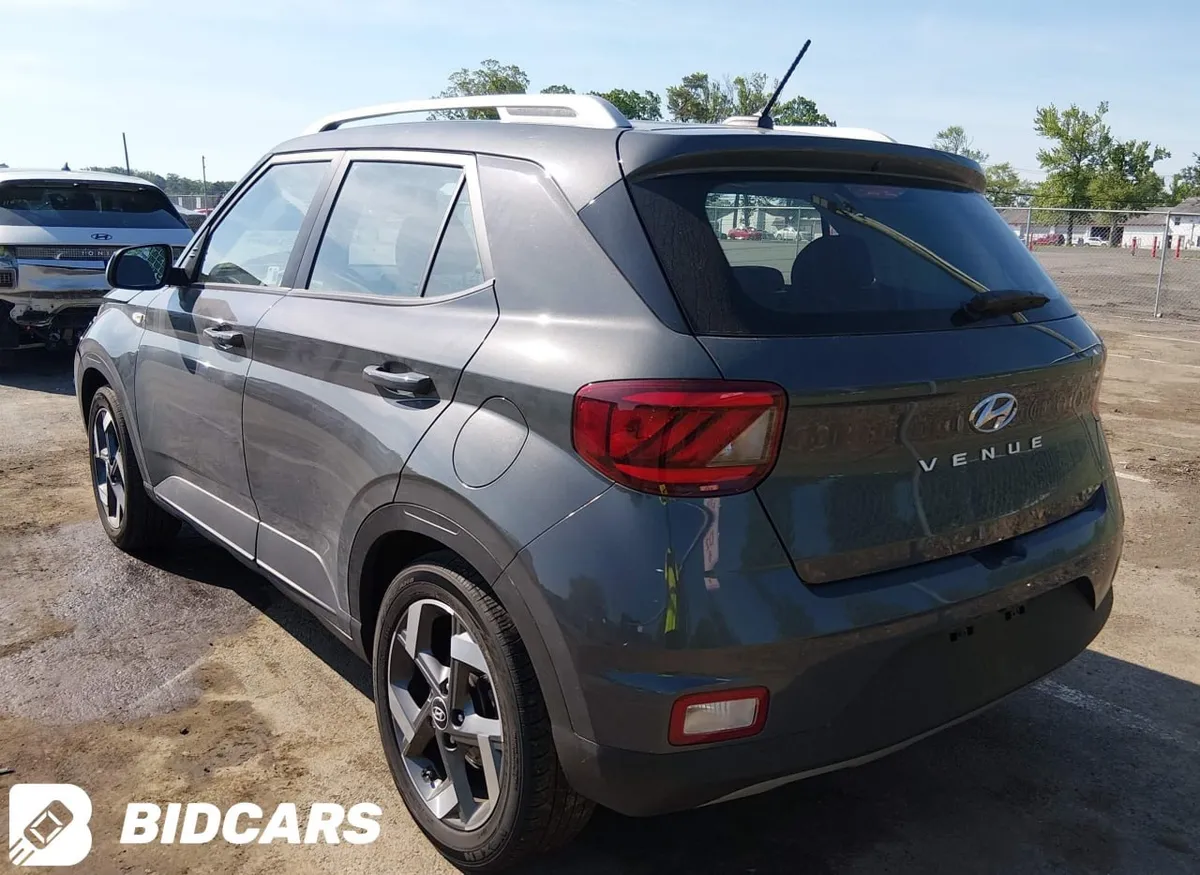 HYUNDAI VENUE SEL/LIMITED 2024