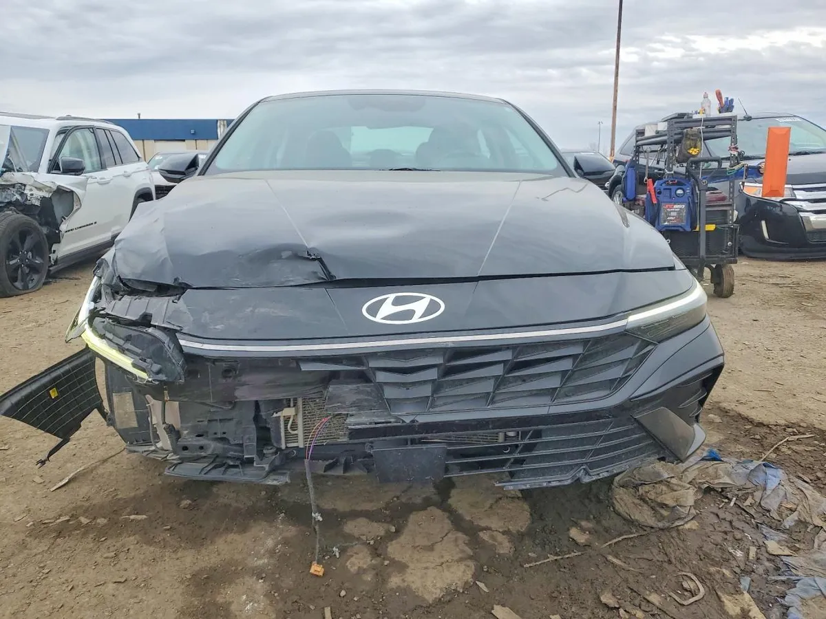 HYUNDAI ELANTRA LIMITED 2024