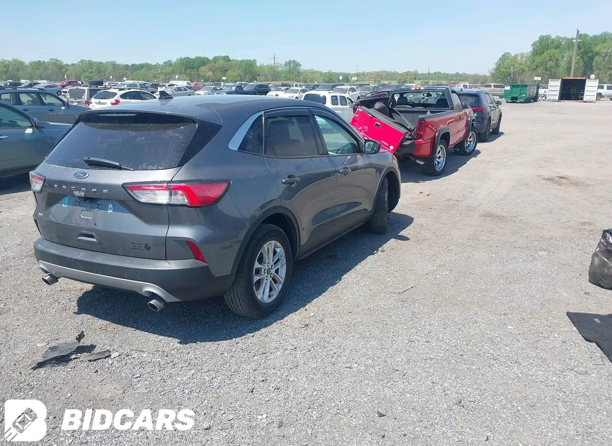 FORD ESCAPE SE 2022