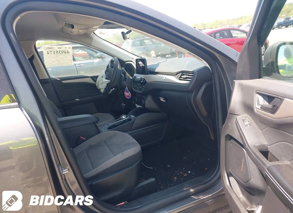 FORD ESCAPE SE 2022