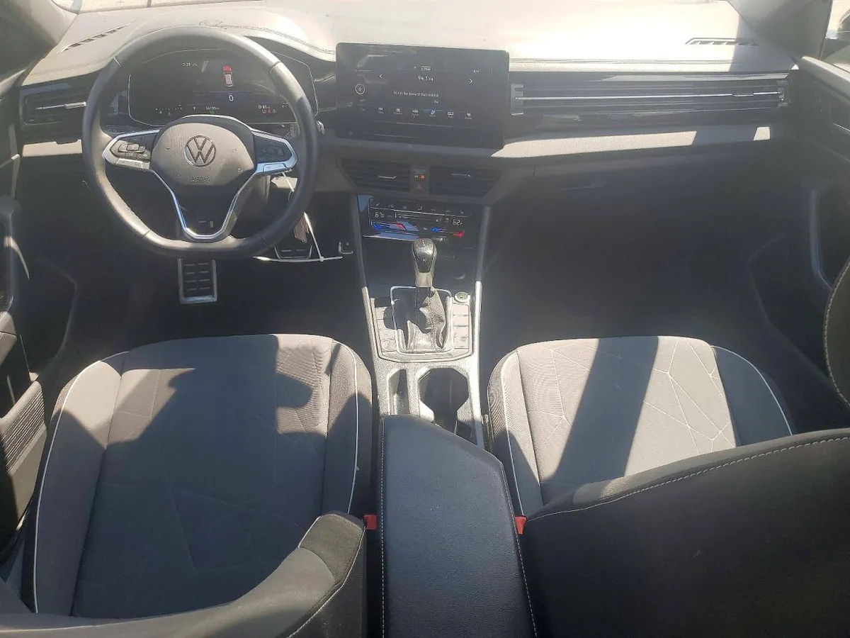 VOLKSWAGEN JETTA SPORT 2025