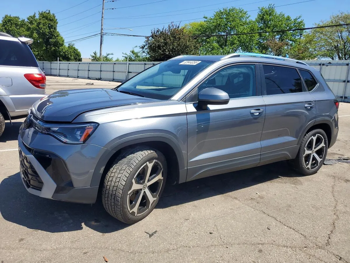 VOLKSWAGEN TAOS SEL 2025