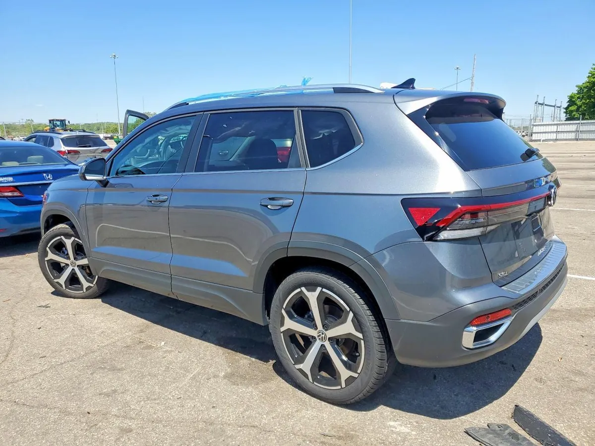 VOLKSWAGEN TAOS SEL 2025