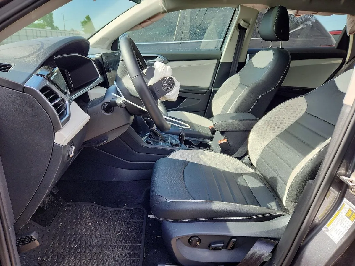 VOLKSWAGEN TAOS SEL 2025