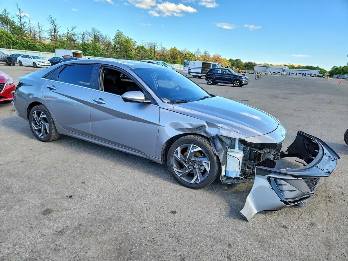 HYUNDAI ELANTRA SEL 2025