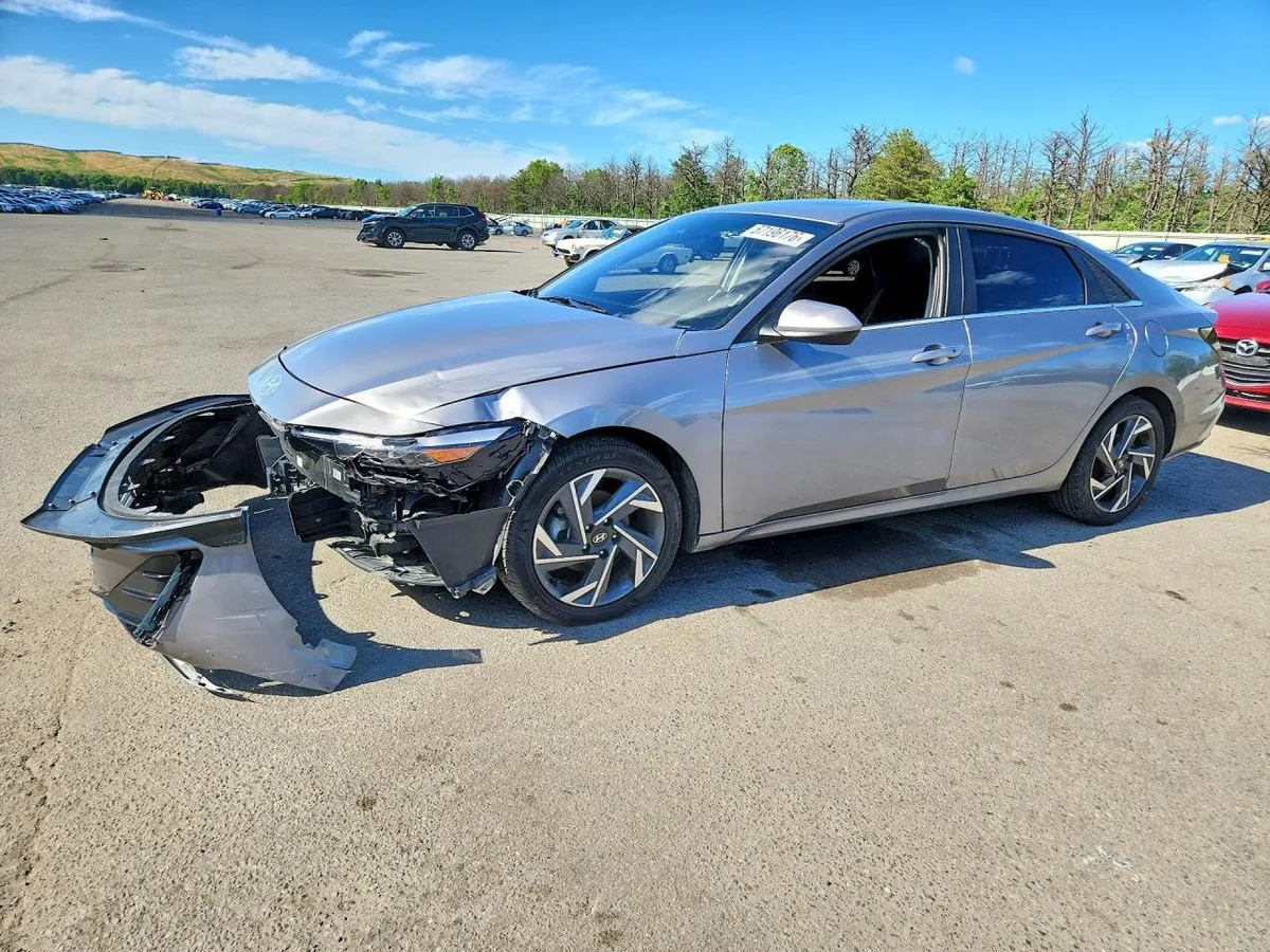 HYUNDAI ELANTRA SEL 2025
