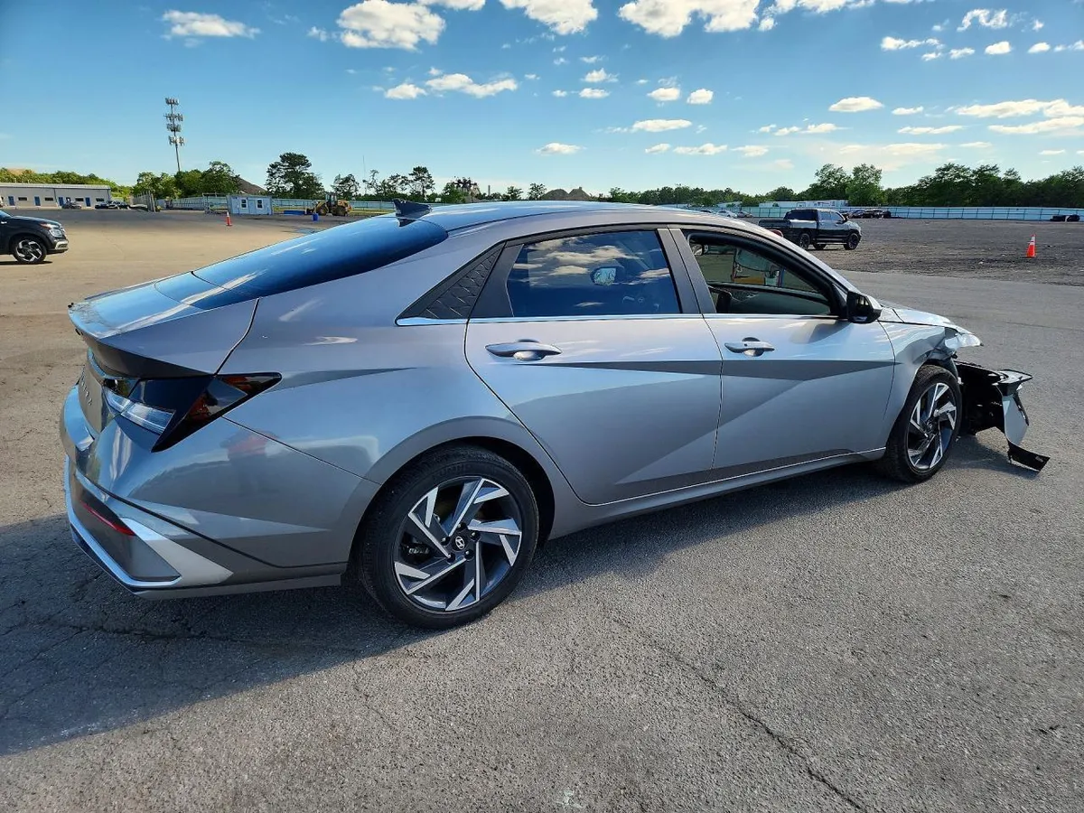 HYUNDAI ELANTRA SEL 2025