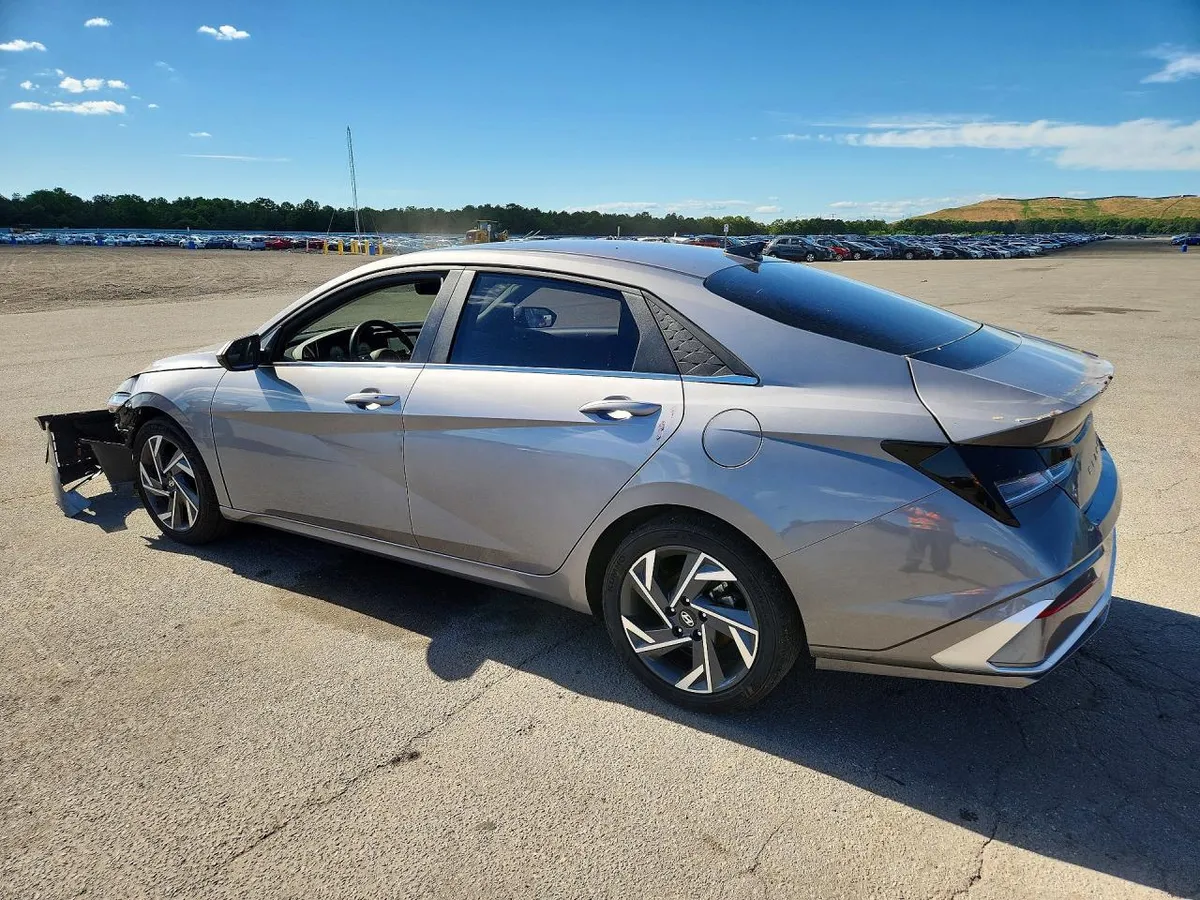 HYUNDAI ELANTRA SEL 2025