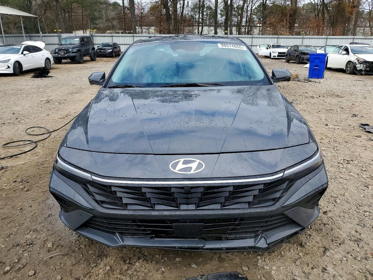 HYUNDAI ELANTRA LIMITED 2024