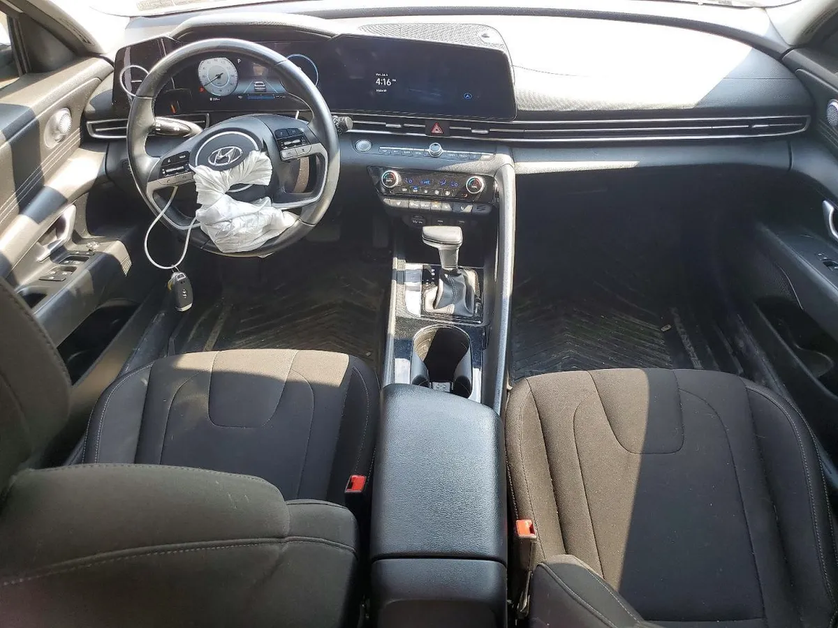 HYUNDAI ELANTRA SEL 2023