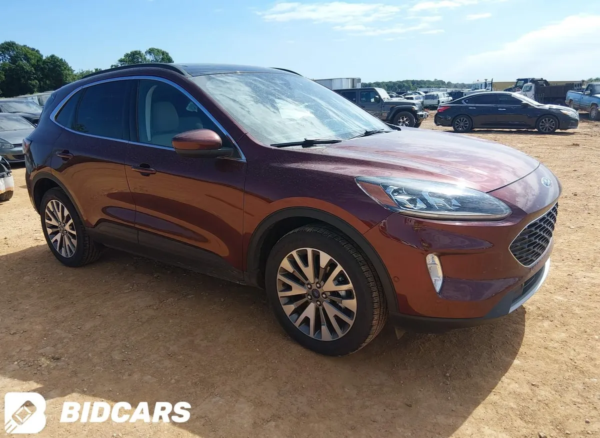 FORD ESCAPE TITANIUM 2021