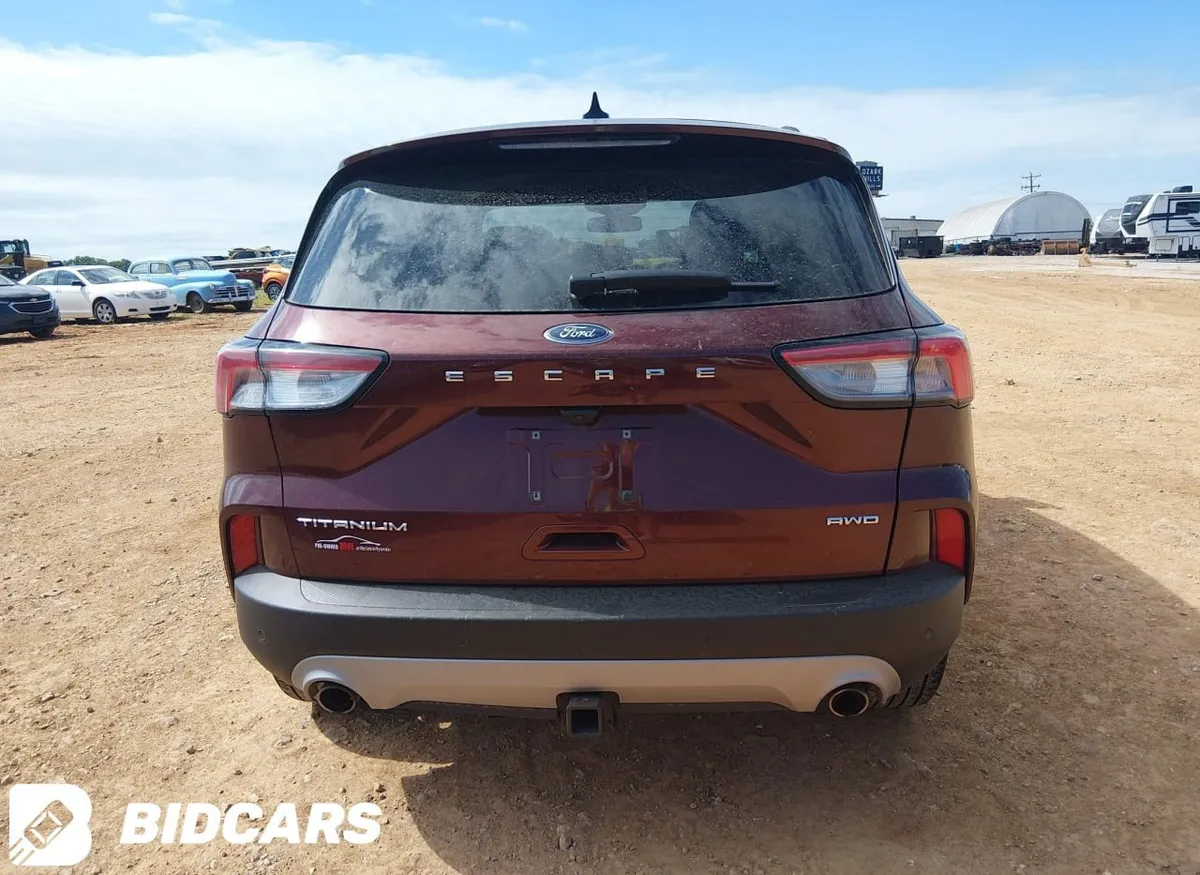 FORD ESCAPE TITANIUM 2021