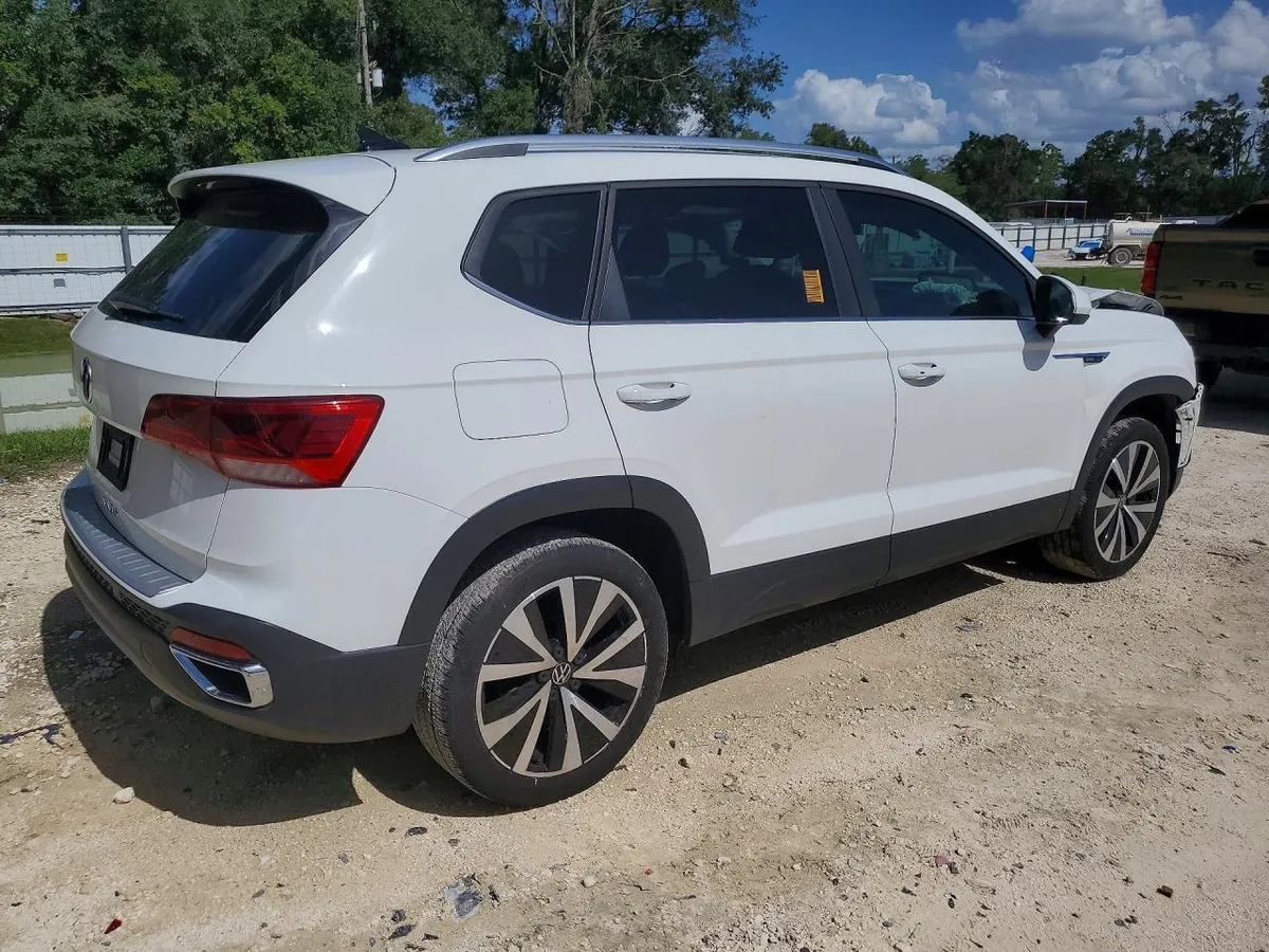 VOLKSWAGEN TAOS SE 2022