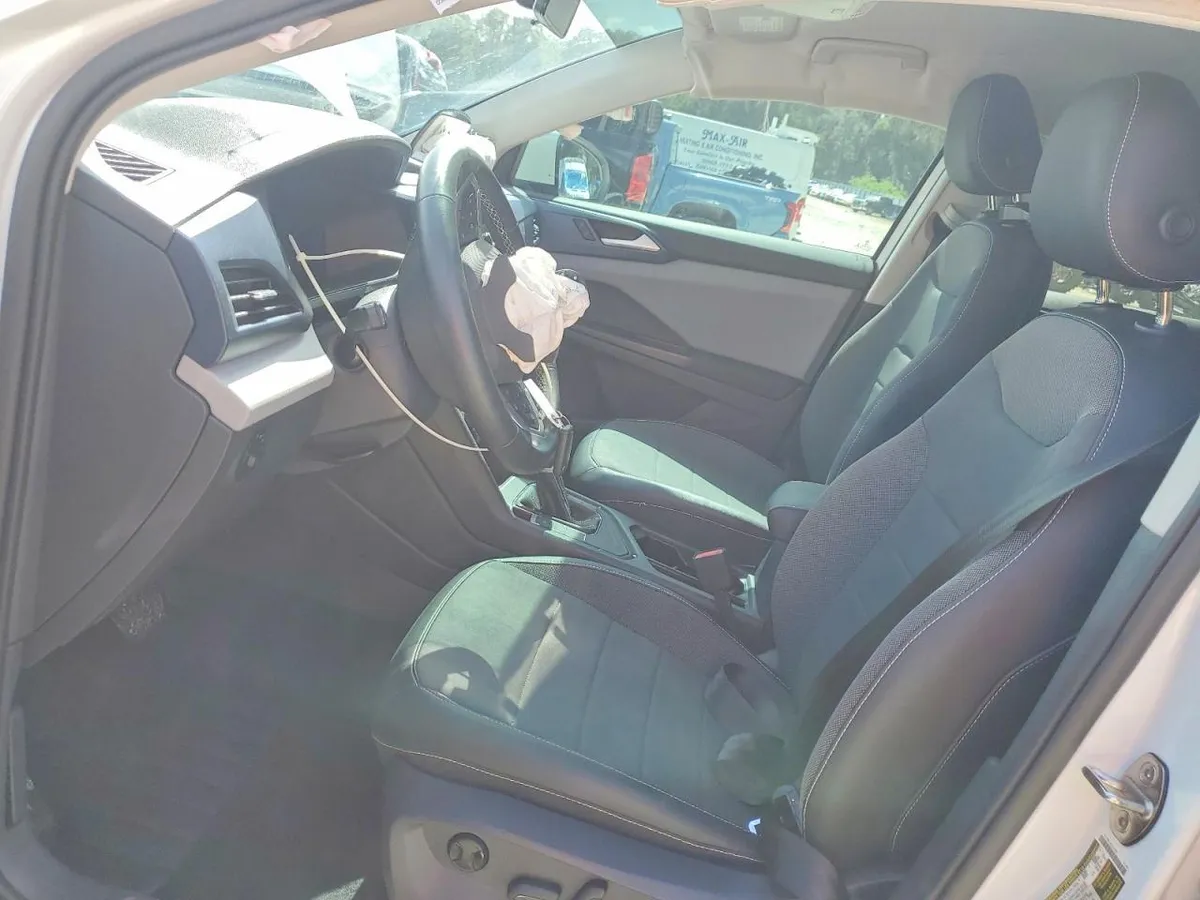 VOLKSWAGEN TAOS SE 2022