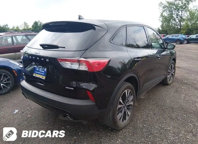 FORD ESCAPE SE 2022