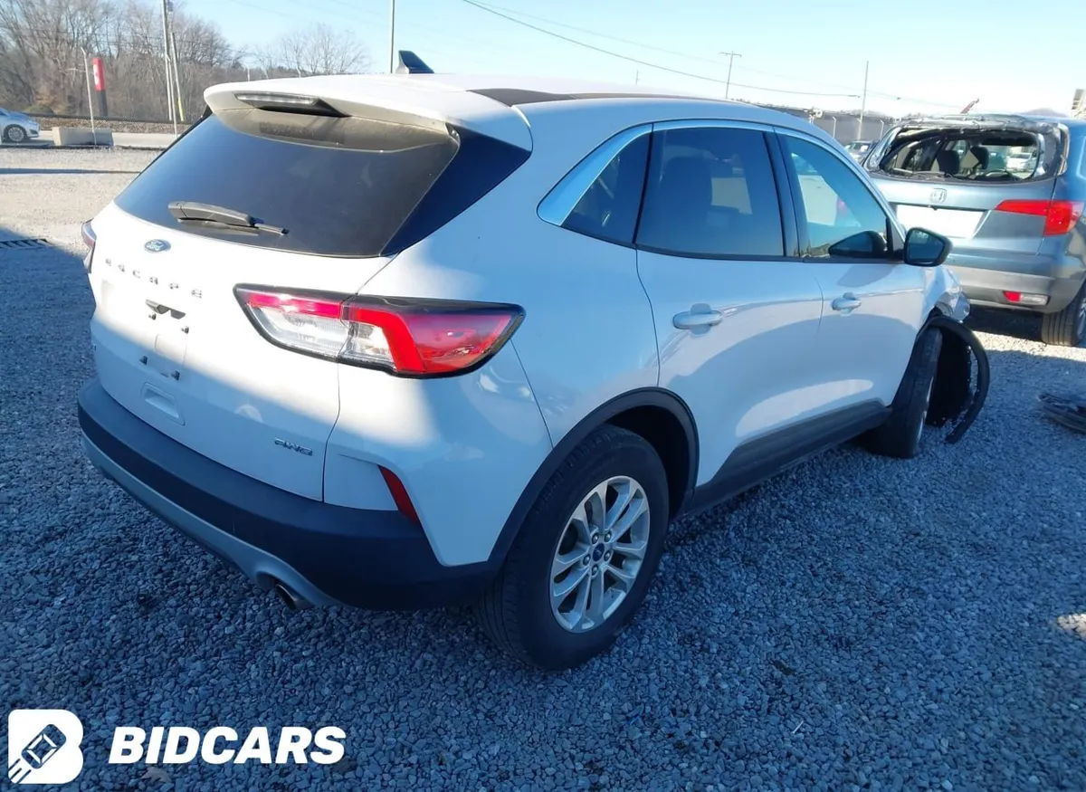 FORD ESCAPE SE 2022