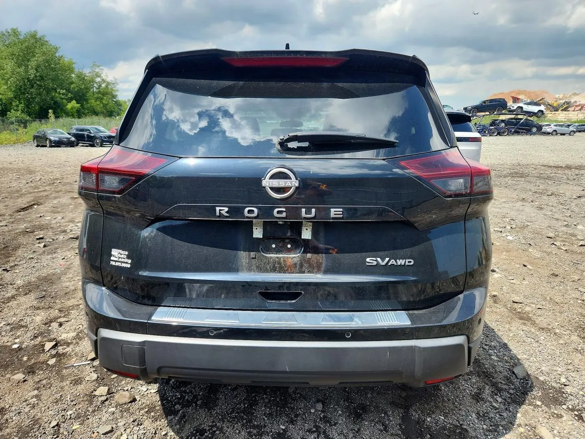 NISSAN ROGUE SV 2024