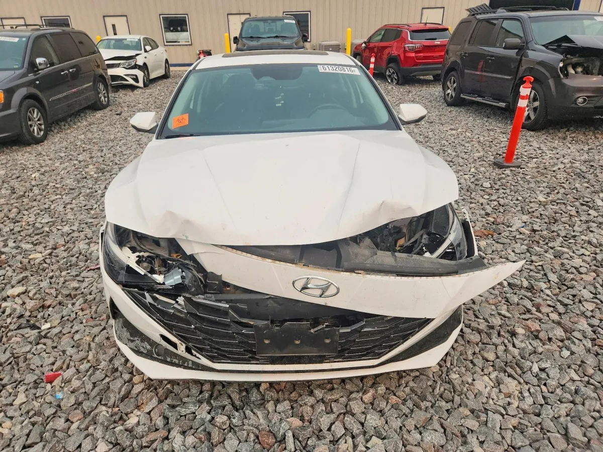 HYUNDAI ELANTRA LIMITED 2023
