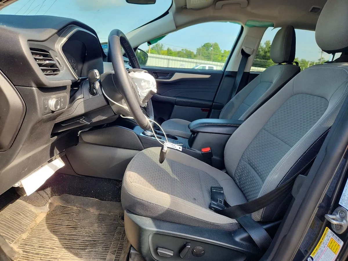 FORD ESCAPE SE 2022