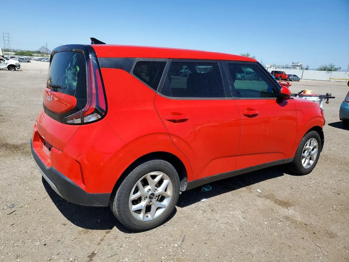 KIA SOUL LX 2023