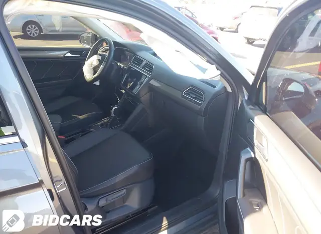 VOLKSWAGEN TIGUAN 2024