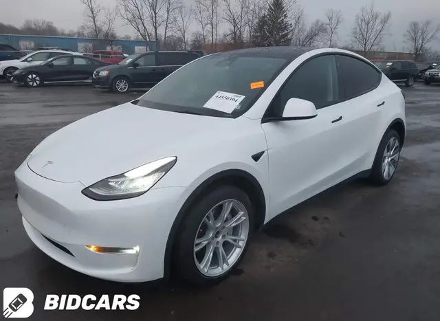 TESLA MODEL Y 2023