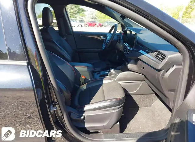 FORD ESCAPE ST-LINE 2024