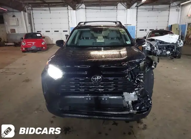 TOYOTA RAV4 HYBRID XLE 2025