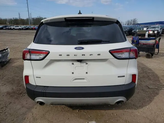 FORD ESCAPE SE 2021