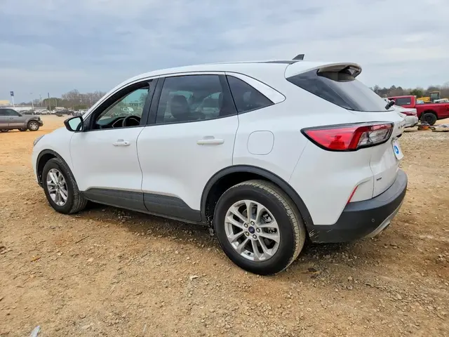 FORD ESCAPE SE 2022