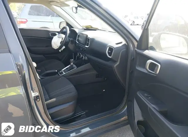 HYUNDAI VENUE SEL/LIMITED 2024