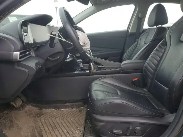 HYUNDAI ELANTRA LIMITED 2024