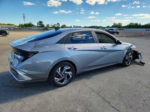 HYUNDAI ELANTRA SEL 2025