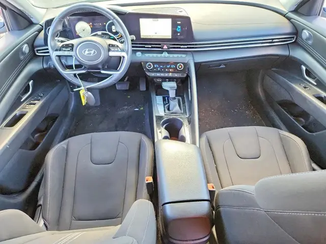 HYUNDAI ELANTRA SEL 2025