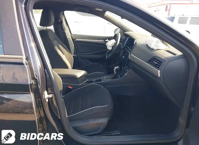 VOLKSWAGEN JETTA 1.5T SPORT 2024
