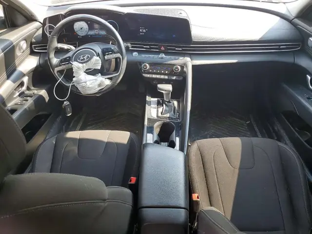 HYUNDAI ELANTRA SEL 2023