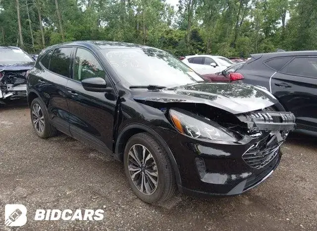 FORD ESCAPE SE 2022